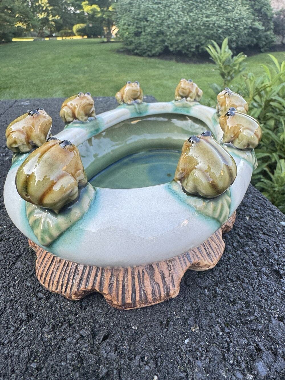 Vintage Majolica Frog Pottery Shallow Planter Pot with 8 Frogs Lily Pads 9”inch